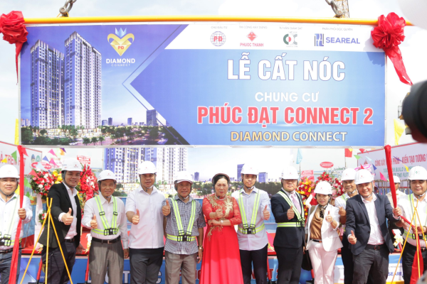 LỄ CẤT NÓC DỰ ÁN DIAMOND CONNECT